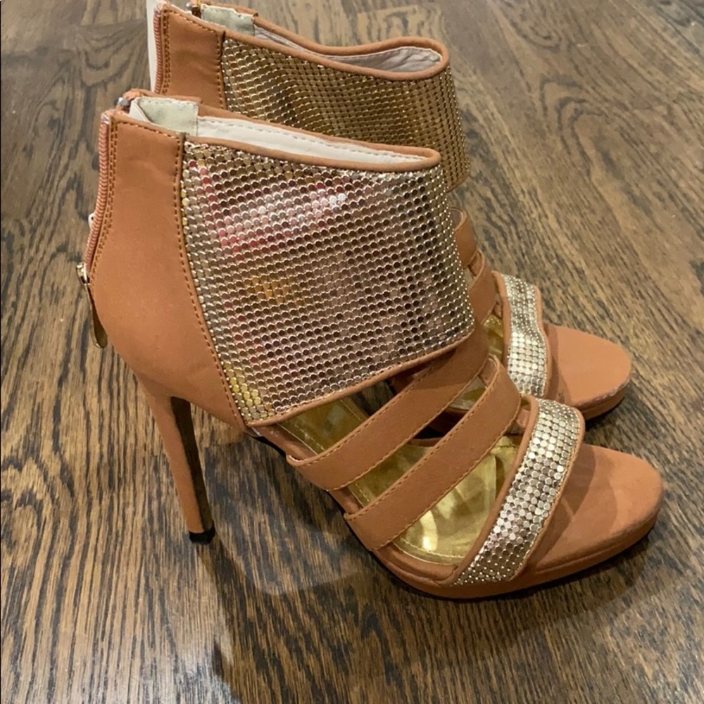 Cute brown heels